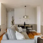 Arrabida - 2 Bedroom And Parking In Arroios * 리스본