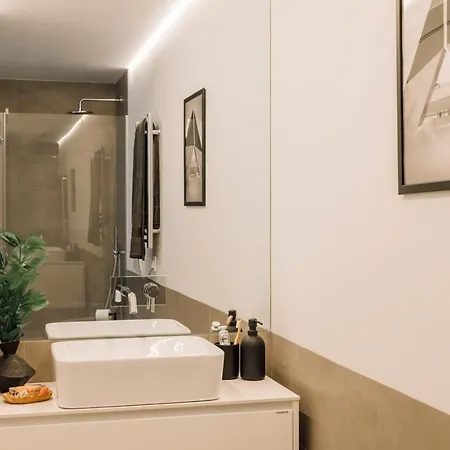 Arrabida - 2 Bedroom And Parking In Arroios Lejlighed *